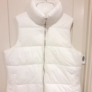 White Old Navy vest size XL